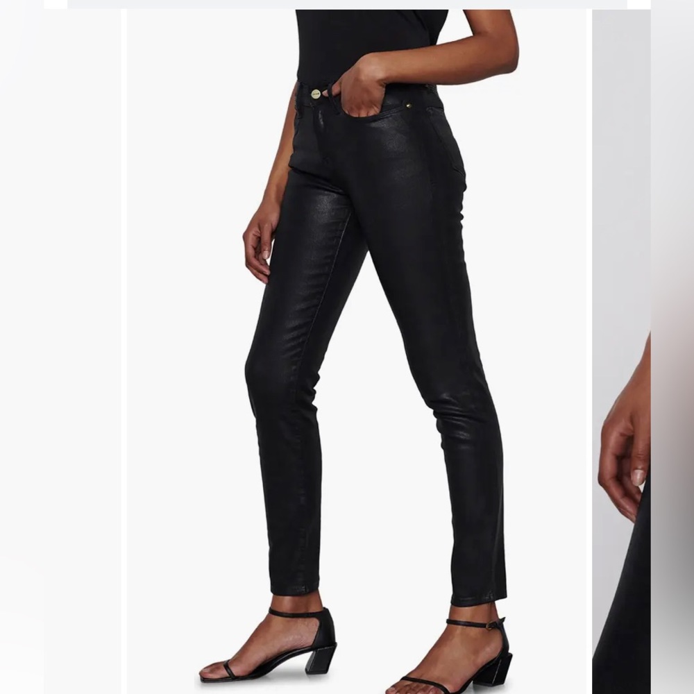 Frame Le Skinny de Jeanne Coated Jeans in Noir